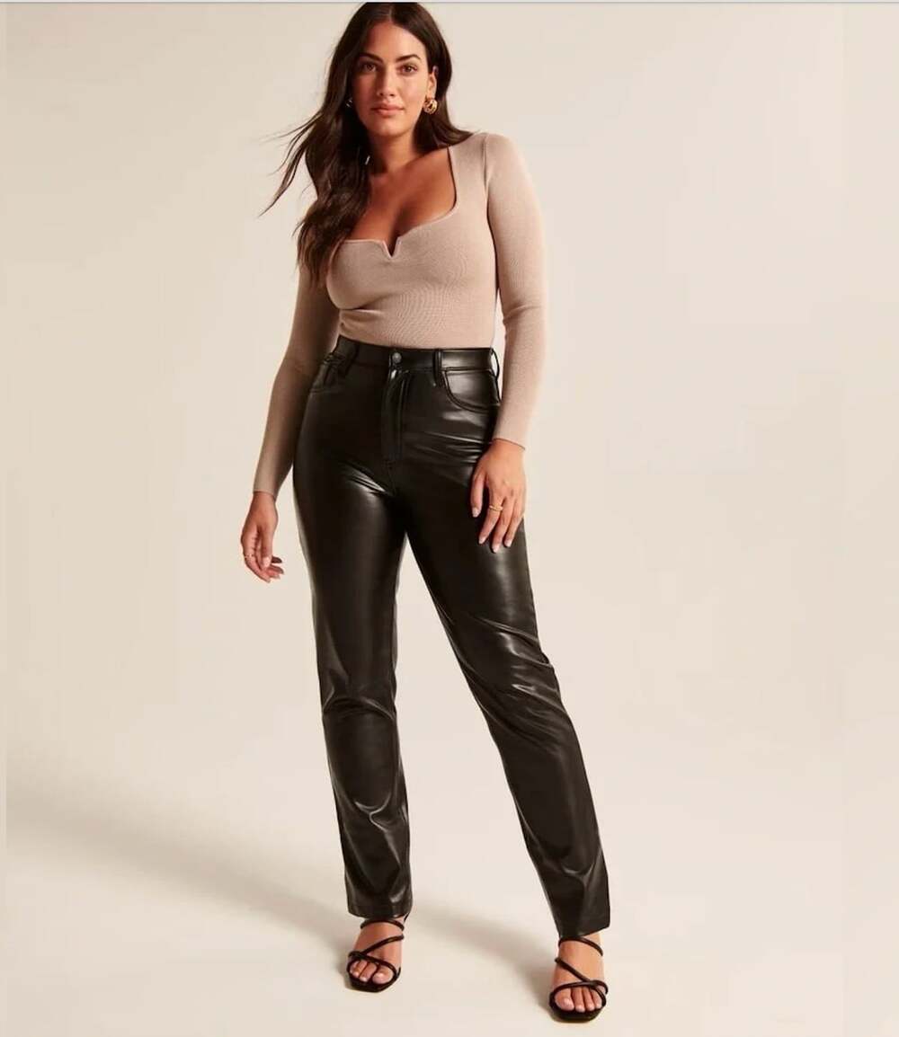 Abercrombie & Fitch 90s Straight Ultra High Rise Vegan Leather Pants 27/33" L